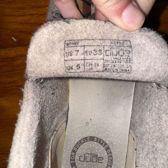 Aztec Pattern Slip-On Shoes - Picture 2 of 3